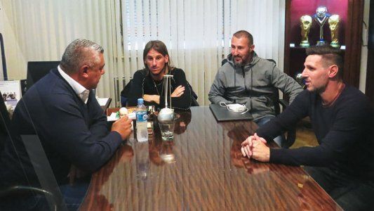 Beccacece y otros dos integrantes del cuerpo técnico rescindieron sus contratos con la selección argentina