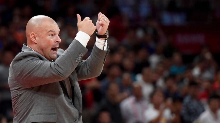 Mundial de básquet: furor por el entrenador de Polonia que habla como Mickey Mouse