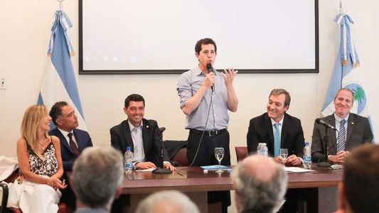 En pleno acto legislativo, Wado de Pedro y Martín Soria se cruzaron con diputados de Juntos por el Cambio en Neuquén