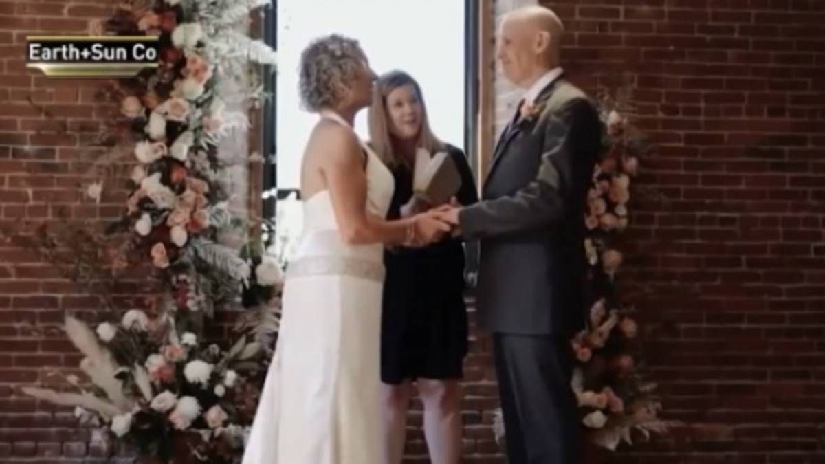 Un hombre con alzhéimer se casó nuevamente con su esposa.&nbsp;
