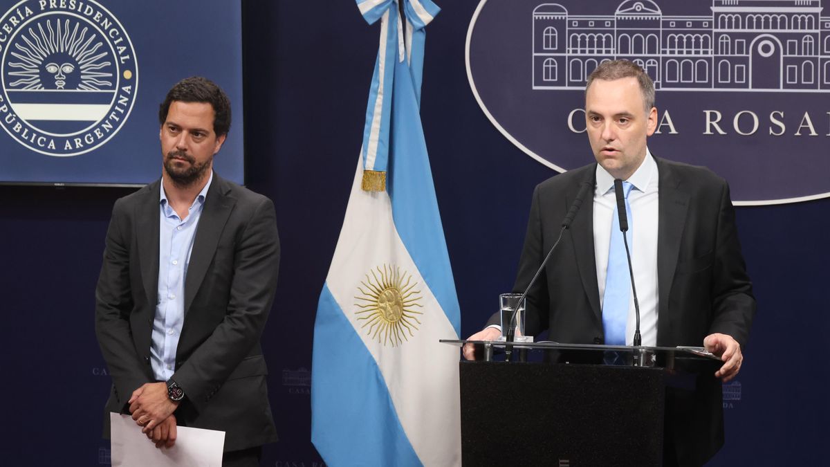 Adorni anunci&oacute; el fin de las PASO y la eliminaci&oacute;n de impuestos para compras en el exterior.