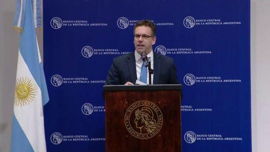 Sandleris: No se usarán reservas internacionales para mantener un tipo de cambio ficticio