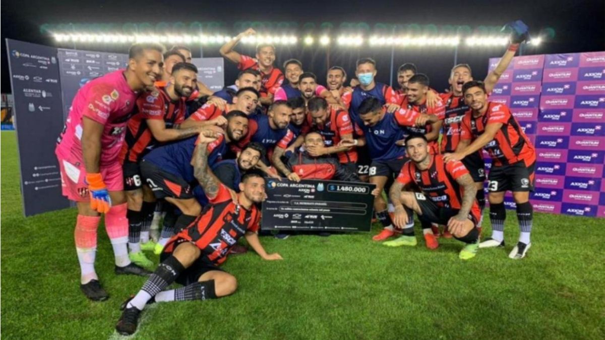 Patronato venció a Villa San Carlos y clasificó a los cuartos de final de la Copa Argentina.&nbsp;