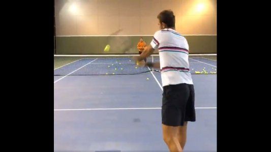 Del Potro volvió a pisar una cancha de tenis y comienza la cuenta regresiva para su regreso al circuito dentro de un mes