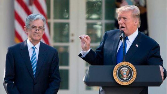 Trump presiona con críticas a la FED para que baje las tasas por el coronavirus
