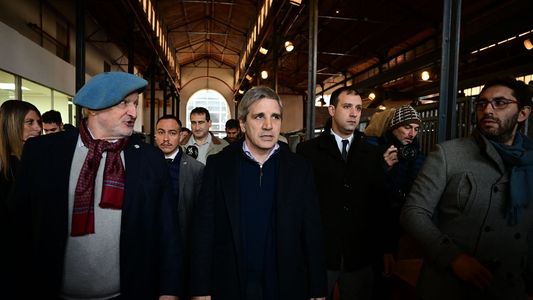 Caputo, en La Rural: Nos gustaría bajar las retenciones, pero primero necesitamos superávit fiscal