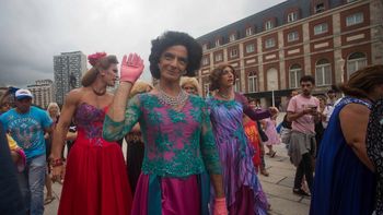 Las damas de Casa Valentina de festejo por la rambla marplatense