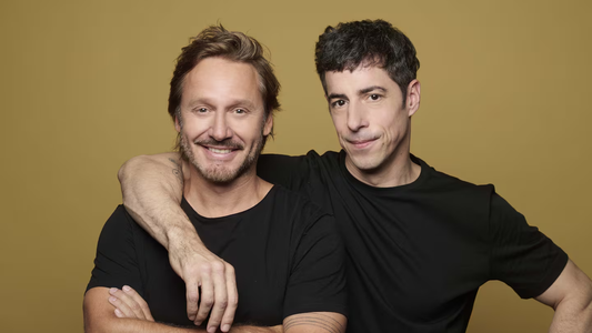 Polémica por la versión teatral de Secreto en la montaña con Benjamín Vicuña y Esteban Lamothe