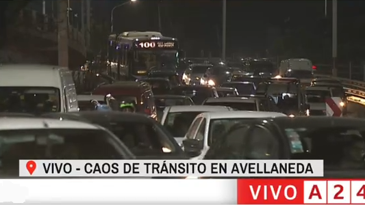 Organizaciones sociales cortan el puente Pueyrredón por el aniversario de Kosteki y Santillán