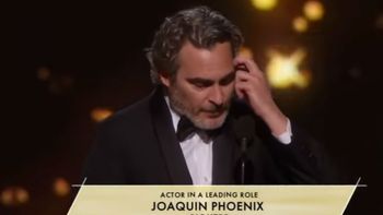 Las lágrimas de Joaquin Phoenix al recordar a su hermano fallecido de una sobredosis