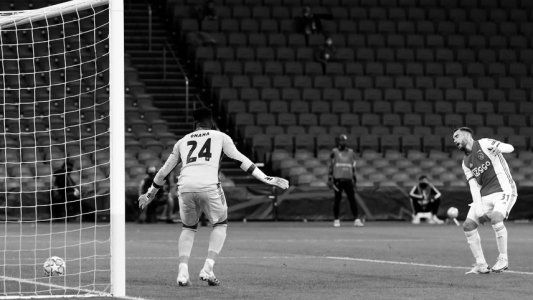 Champions League: por un gol en contra de Tagliafico, Liverpool le ganó 1-0 al Ajax en Holanda