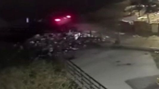 Choque y fuga: el violento motivo detrás de la caída de un auto al Riachuelo