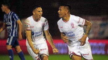 Huracán le ganó 2 a 1 a Godoy Cruz y es el único escolta de Racing