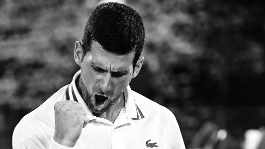 Australian Open: Djokovic no tuvo problemas contra Karatsev y avanzó a su novena final del Grand Slam