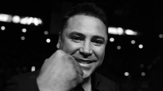 A los 48 años, Óscar de la Hoya anunció su regreso al boxeo