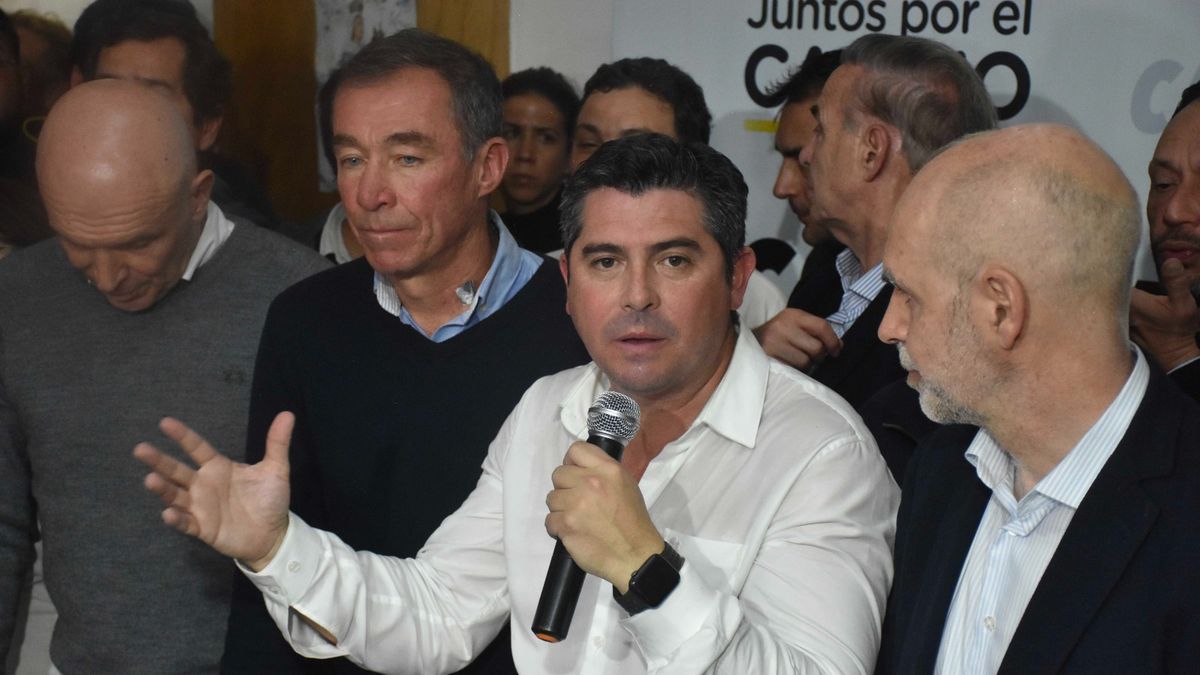 Marcelo Orrego junto a precandidato a presidente Horacio Rodríguez Larreta (Foto: Telam).