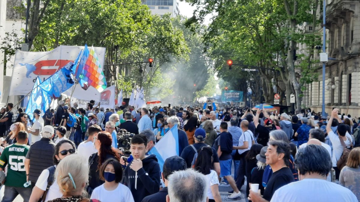 Las agrupaciones que integran el Frente de Todos marcharon a Plaza de Mayo. (Foto: prensa)