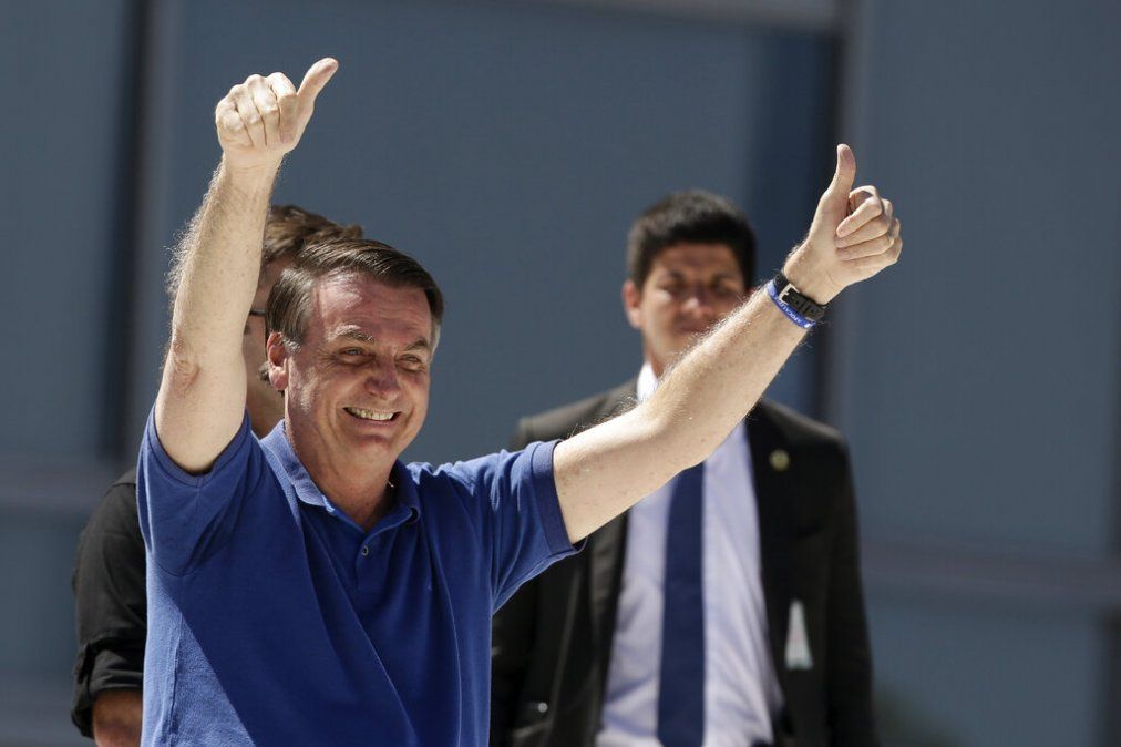 Una revista científica apunta contra Bolsonaro como un escollo: Cambia drásticamente o será el próximo en irse del poder