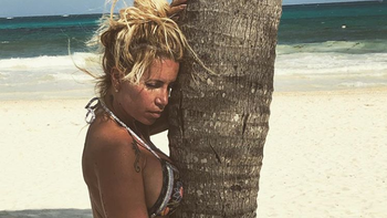 Flor Peña mostró sus tatuajes con una foto muy sexy