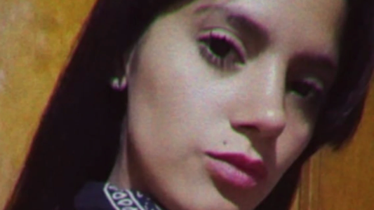 Encontraron el cadáver de una mujer en una comisaría, la familia sospecha de la policía