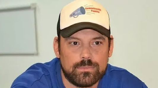Un periodista y militante kirchnerista está prófugo en una causa por corrupción de menores