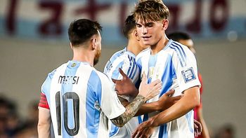 nico paz debuto con la seleccion argentina: la actitud de messi que lo emociono