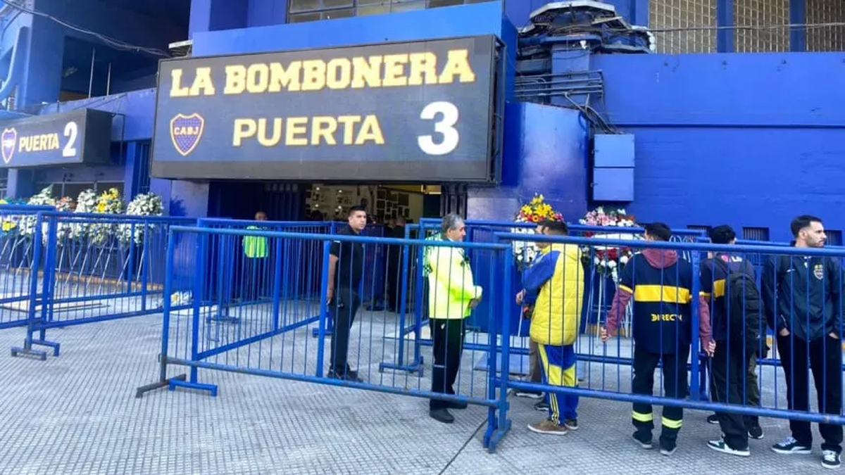 Una multitud despidió a Miguel Ángel Russo. 