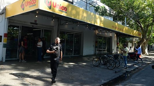 Tras el ataque a balazos, el supermercado de los Roccuzzo abrió sus puertas con custodia policial