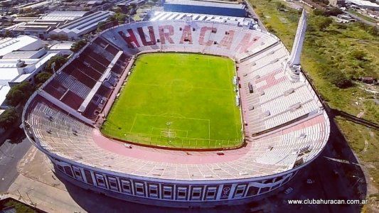 El video del supuesto fantasma en la cancha de Huracán filmado por un guardia de seguridad aterrado