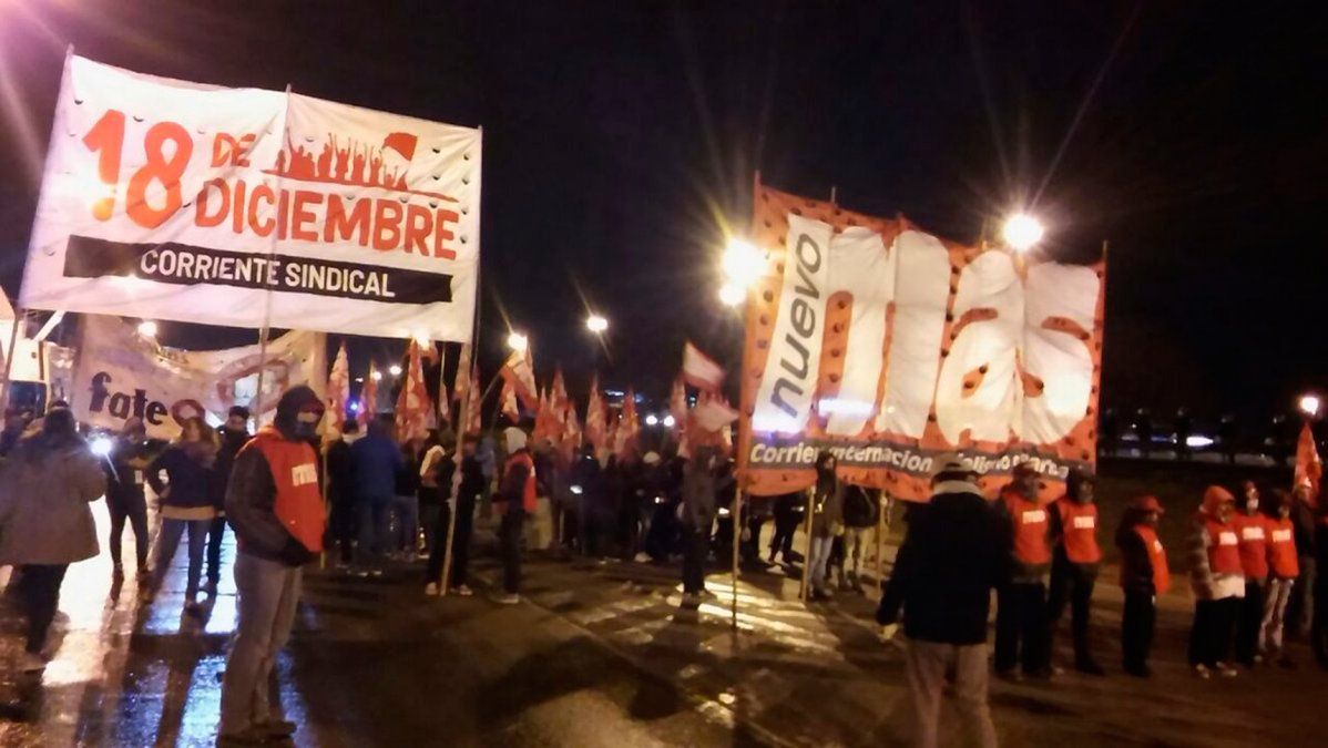 En el arranque del paro, sectores de izquierda ya cortan totalmente algunos accesos a la Ciudad