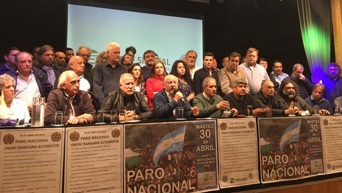 Gremios anunciaron una movilización para el martes 30 y la instalación de 200 ollas populares para el 1M
