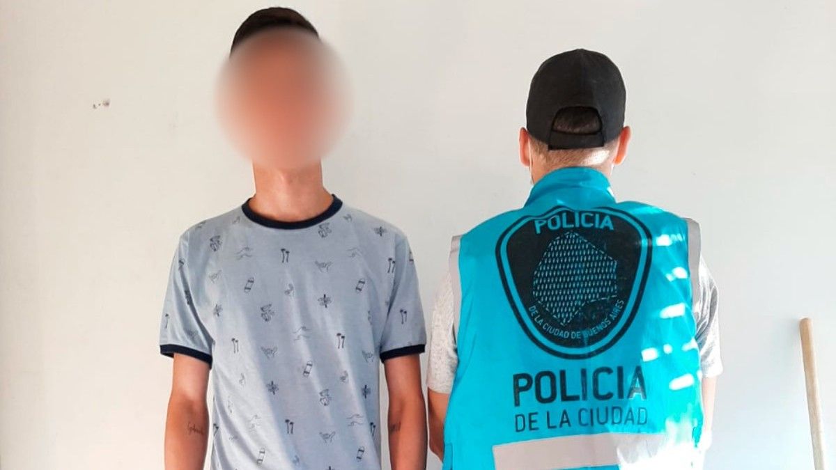 Detuvieron a un joven por hackear líneas de WhatsApp con un llamativo mecanismo