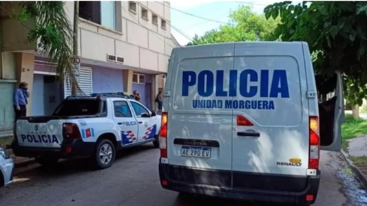 Un hombre apuñaló a otro porque había acompañado a su novia a la casa