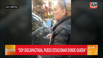 Soy discapacitada, puedo estacionar donde quiera: la polémica pelea entre una conductora y un portero