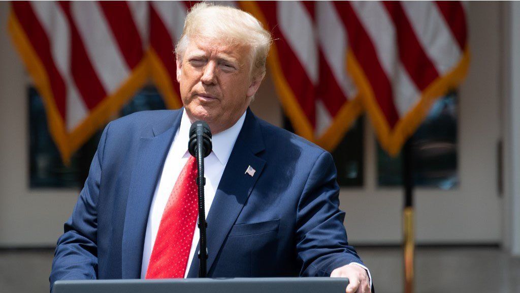 Trump agradeció a un enemigo del Papa en el Vaticano por el apoyo dado en la crisis social tras la muerte de Floyd