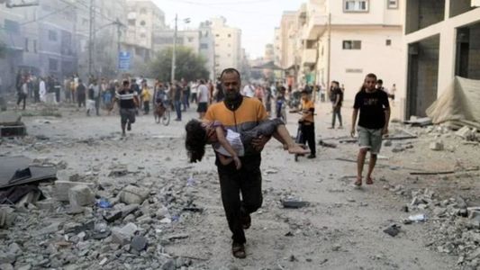 Israel atacó una zona humanitaria y causó 40 muertos y 60 heridos en la Franja de Gaza