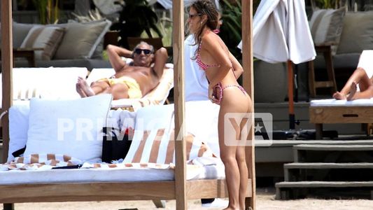 Adrián Suar se mostró como nunca antes junto a Rocío Robles en las playas de Punta del Este: las fotos