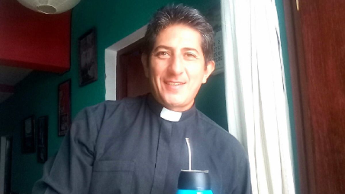 El sacerdote Juan Eduardo Jotayan. Foto Twitter.&nbsp;