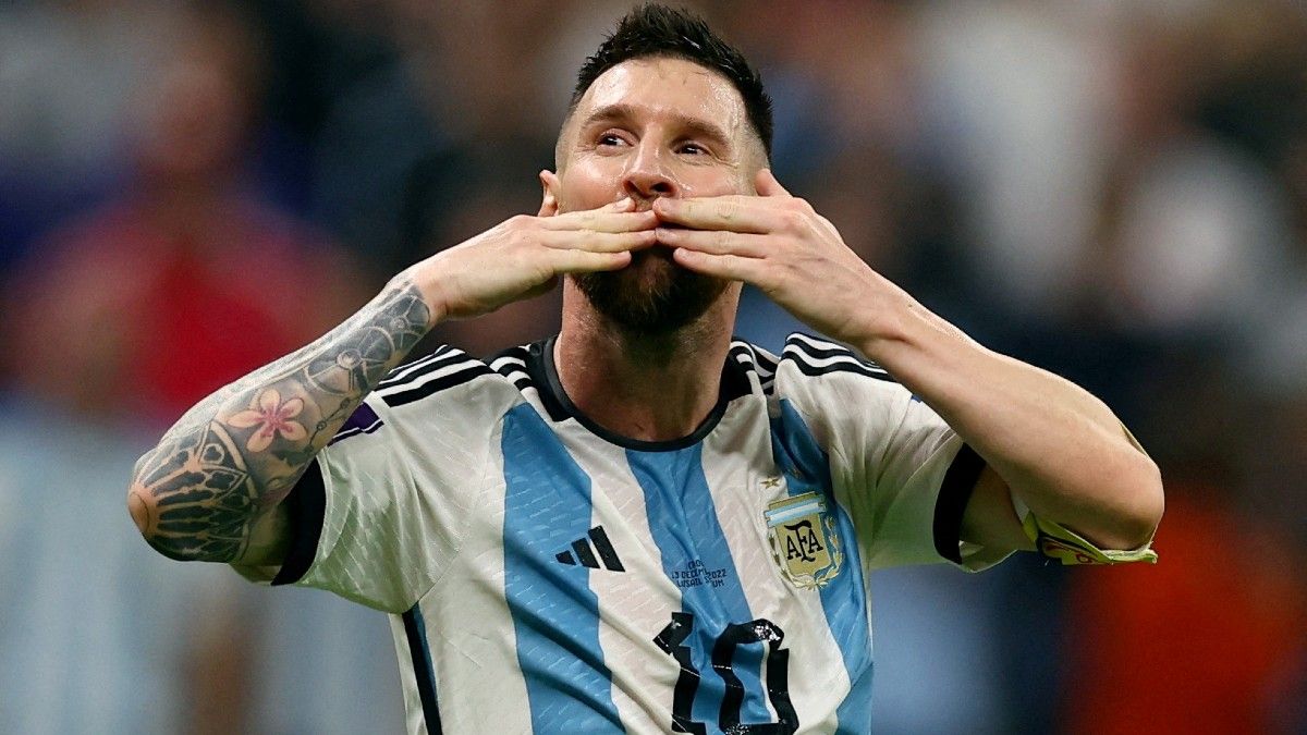 Lionel Messi celebra durante la victoria de la Selecci&oacute;n Argentina ante Croacia (Foto: Reuters).