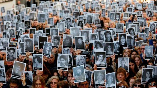 Alberto Fernández, a 26 años del atentado a la AMIA: Tenemos una deuda que debemos saldar