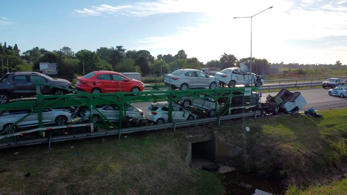 Panamericana: dos muertos en un triple choque de vehículos