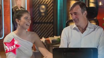 Margarita junto a su papá, Esteban Bullrich, en La Voz Argentina 2022.&nbsp;