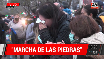 Marcha de las Piedras: así fue el emotivo homenaje a los muertos por el coronavirus