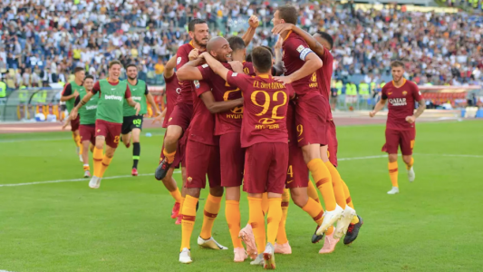 En un partidazo la Roma le ganó el clásico a Lazio 3 a 1