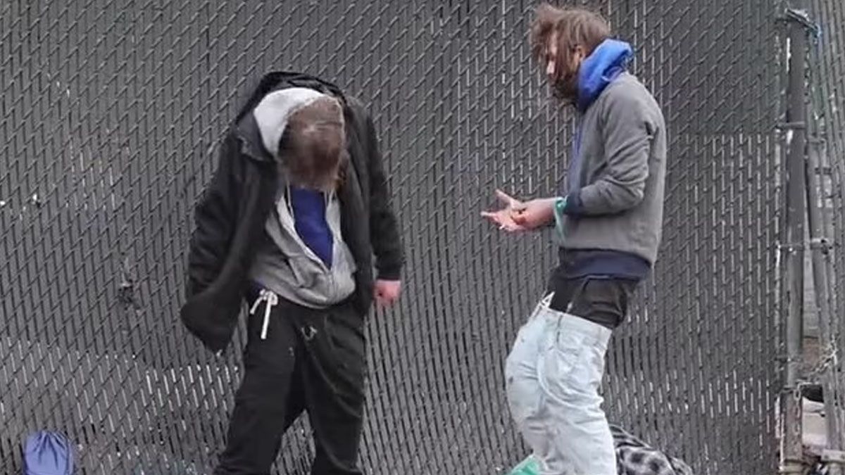 Una nueva droga que deja a los adictos como zombis en el Reino Unido (Foto: gentileza The Mirror).