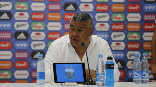 De Nobel de la Paz a maestro del periodismo, el impresentable mundial de Claudio Tapia