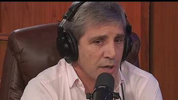 Luis Caputo habló sobre la subo del dólar. 