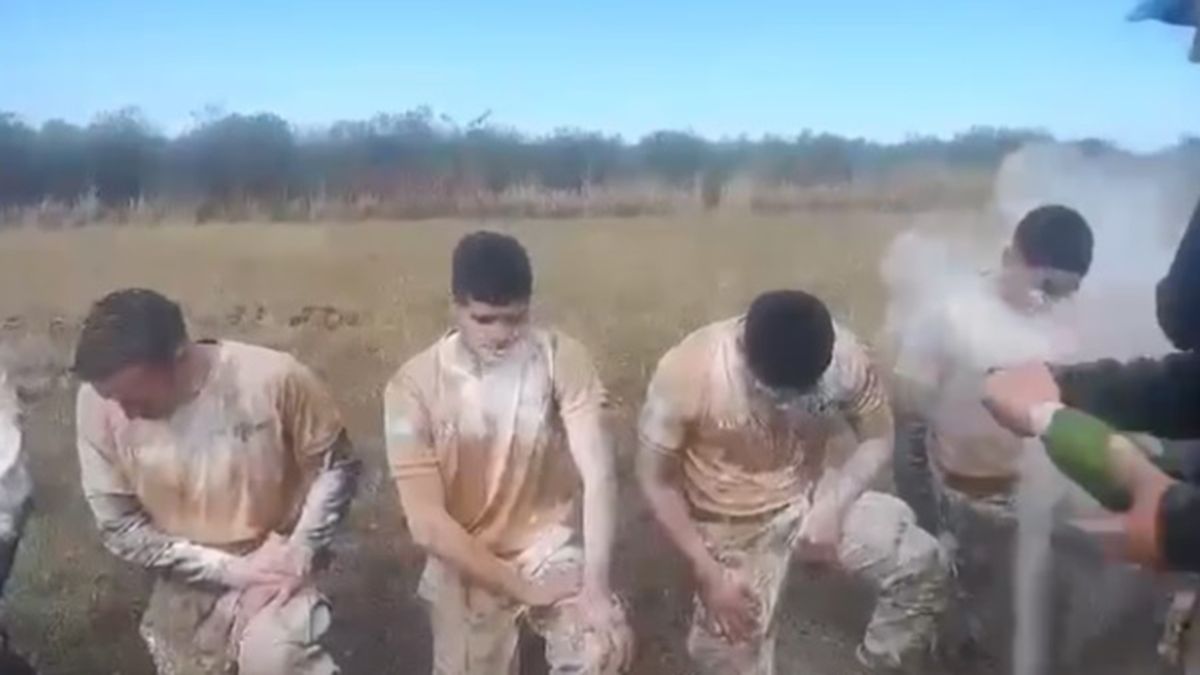 Bautismo infernal en Córdoba: rociaron y quemaron a 35 soldados con cal viva. (Foto: captura de video)