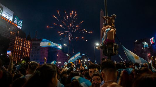 Exclusivo A24 | El costado B de los festejos: se registraron 17 detenidos y cientos de llamados al 911 en CABA