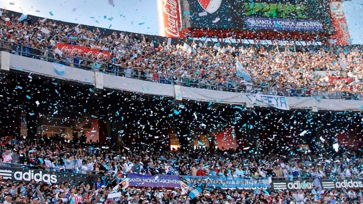 El público vuelve a la cancha para ver a la Seleccion Argentina